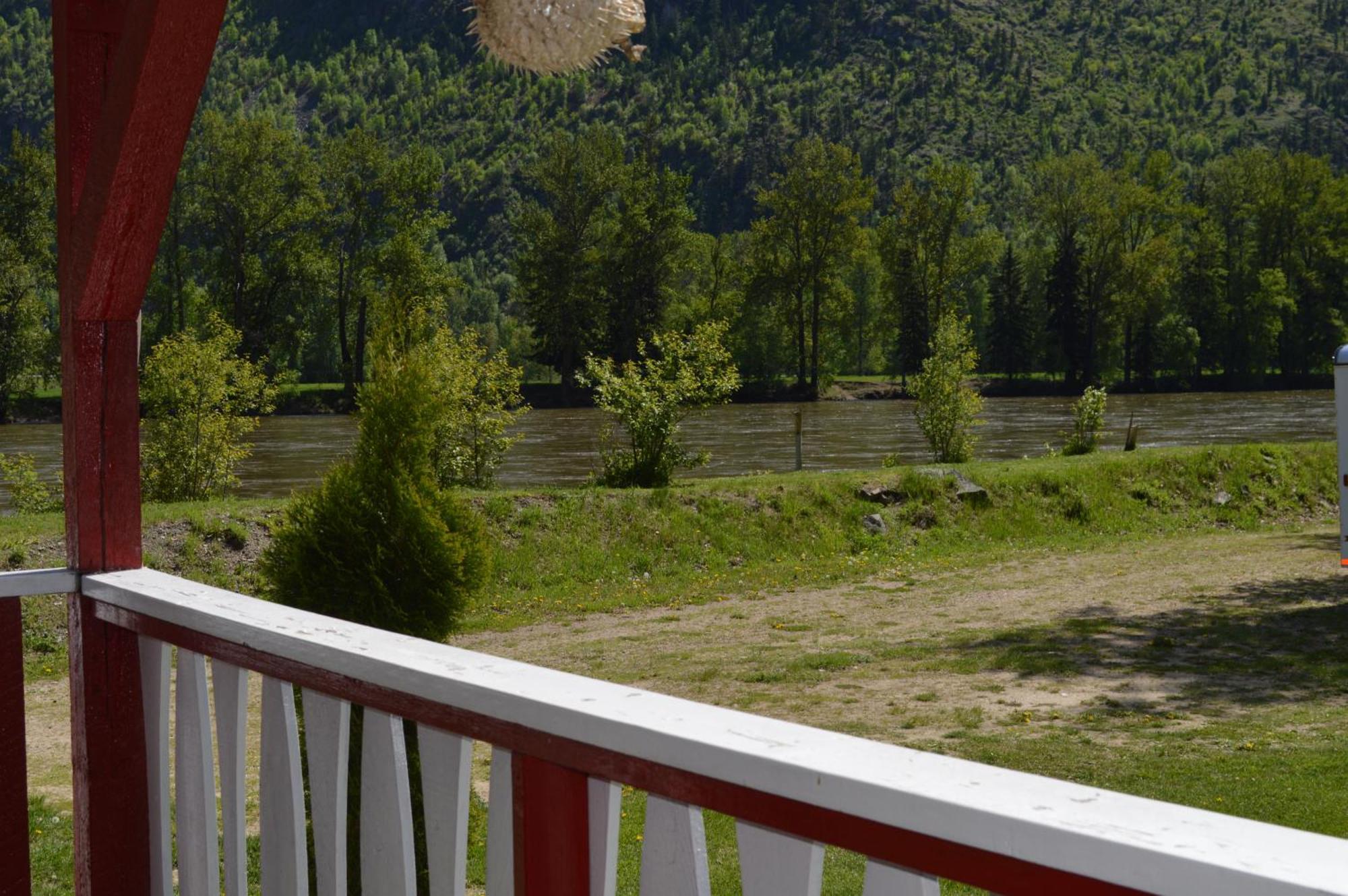 Rivermount Motel Little Fort Exterior foto